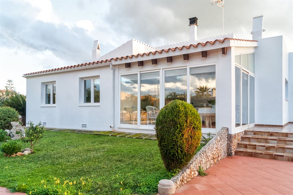 Una de las villas urbanas más populares de Menorca en venta cerca de Ciutadella