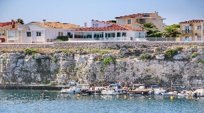 Exclusivas villas con vistas al mar en la costa de Cala Fons