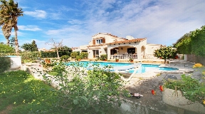 Villa Casa Parasio en Menorca en Trebaluger en venta