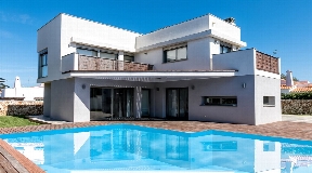 Villa totalmente decorada para la venta con vistas espectaculares en Menorca