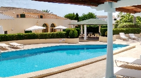 Hotel en buen estado con 8 habitaciones y baño en Menorca en venta