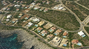Terreno edificable con una vista única al mar en Satalaya - Menorca