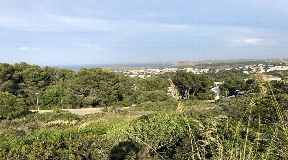 Terreno en Coves Noves en Menorca con vistas al mar en venta