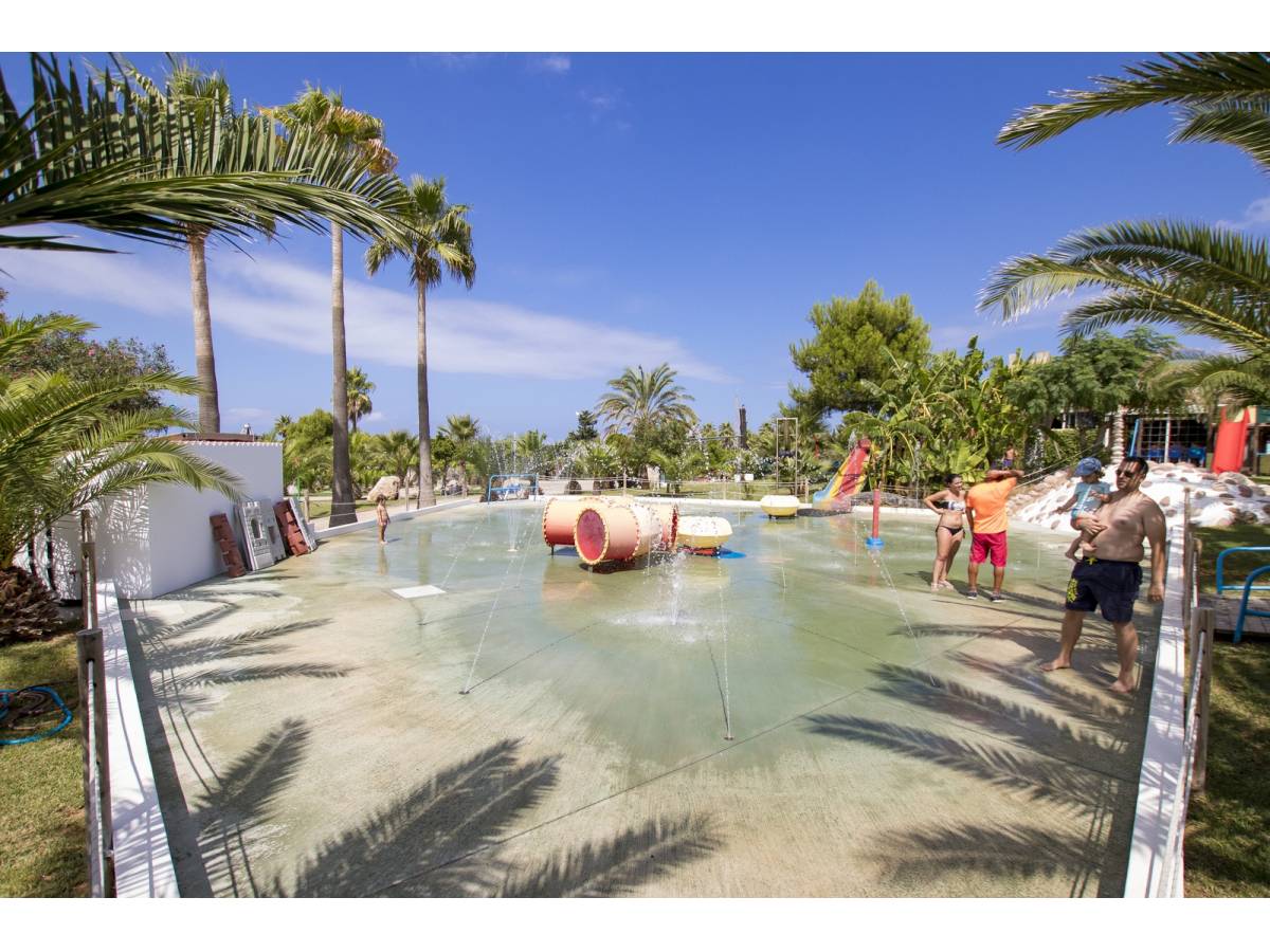 Parque de aventura de 11.855 m2 en una superficie de 87.925 m2 en Menorca en venta