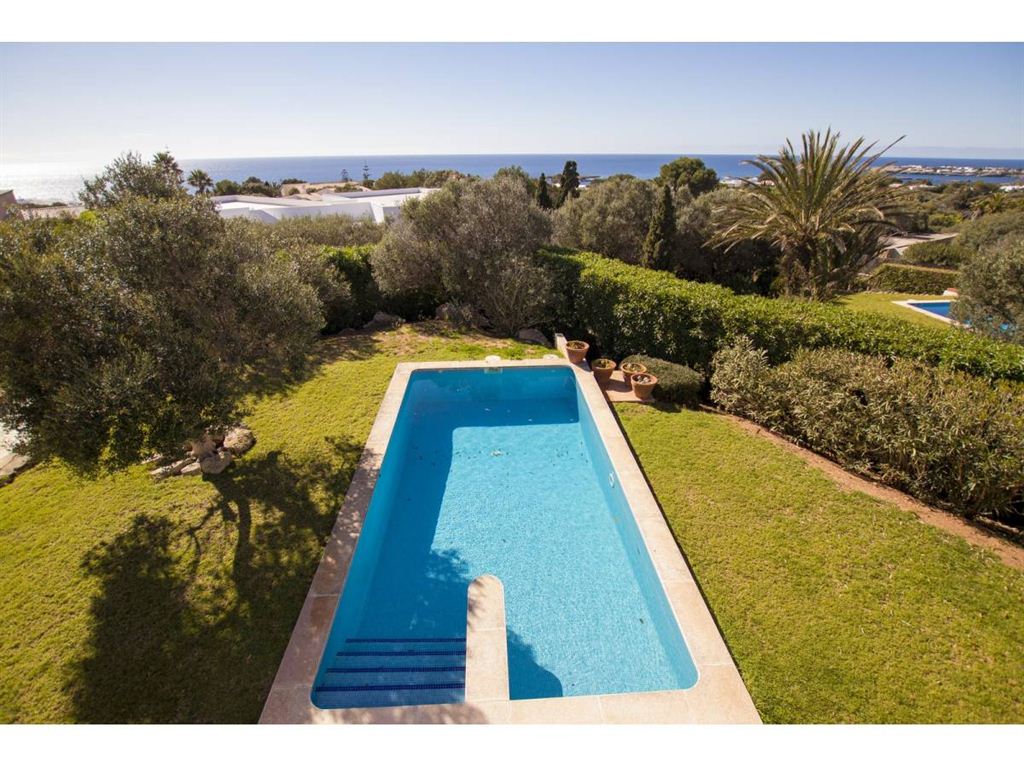 Villa individual orientada al sur en venta en Binisafua Rotters en Menorca
