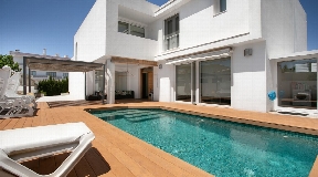 Bonita villa situada a pocos metros del centro de Ciutadella en venta