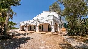 Finca dignamente reconstruida en venta con piscina en una zona privilegiada de Menorca