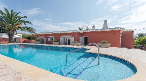 Se vende magnífica villa con vistas al mar en Punta Prima