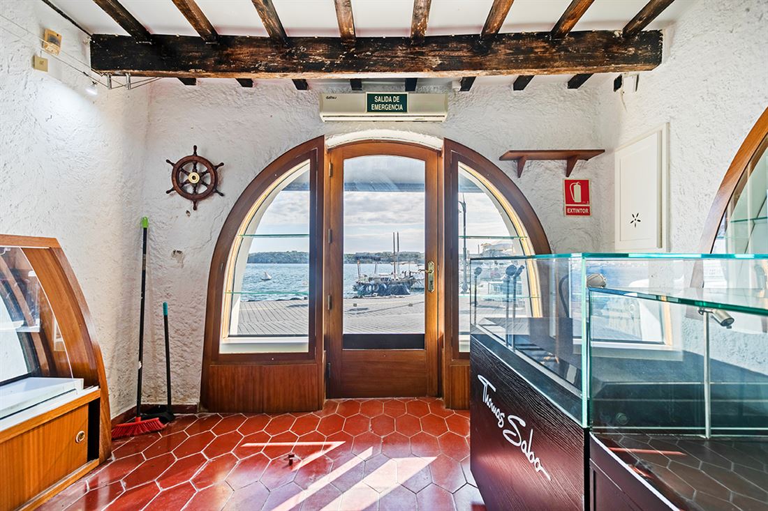 Propiedad con vista al mar apartamento en Calas Font Es Castell en venta