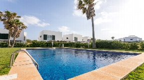 Maravillosa villa en un bonito complejo en venta en Punta Grossa